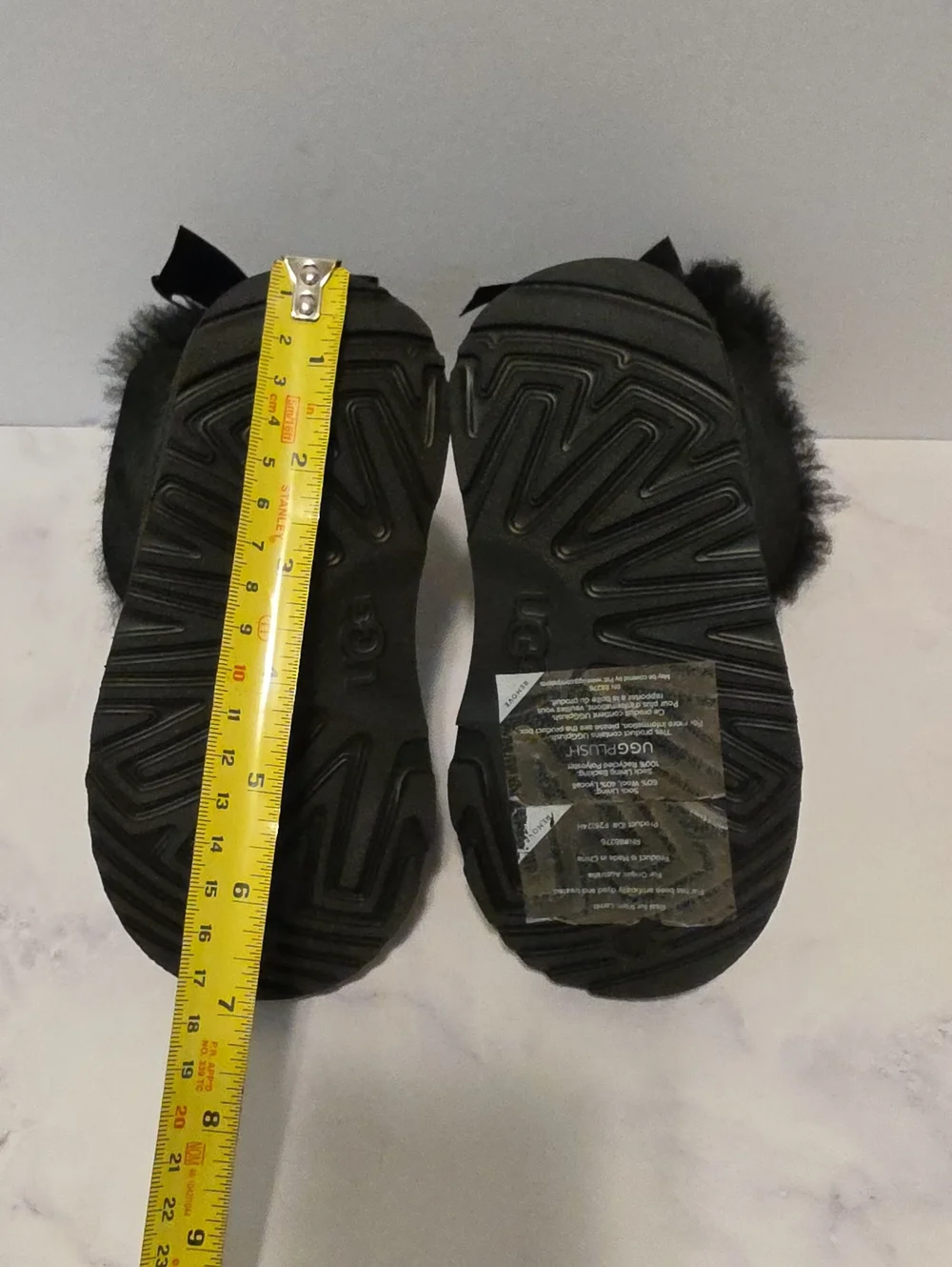 UGG Kids Black Bow-Back Shearling Ankle Boots